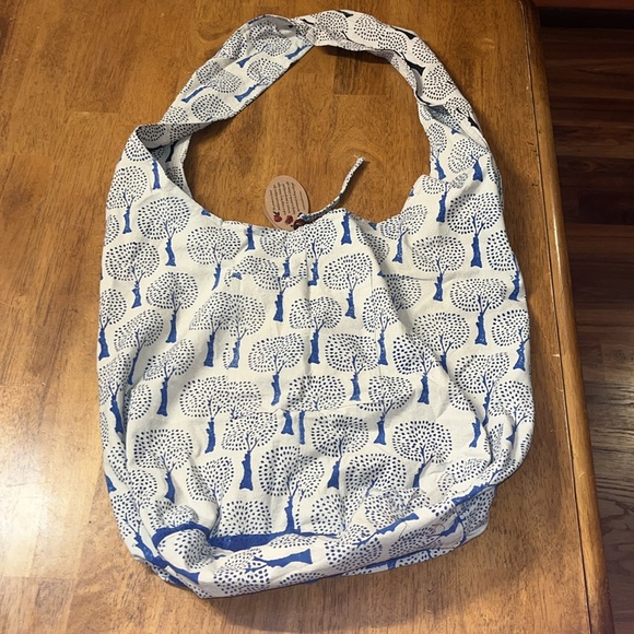 New Tree Sesign reversible blue/ black Veggie Dry long  sling bag - Picture 7 of 8